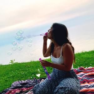 Meet your Posher, Emilie